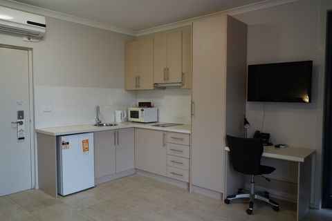Carlton Lygon Lodge - Coogee Beach Accommodation 2