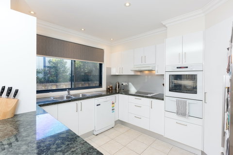 Coastal Haven At Gerroa - Coogee Beach Accommodation 2