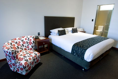 Commodore On The Park - Coogee Beach Accommodation 1