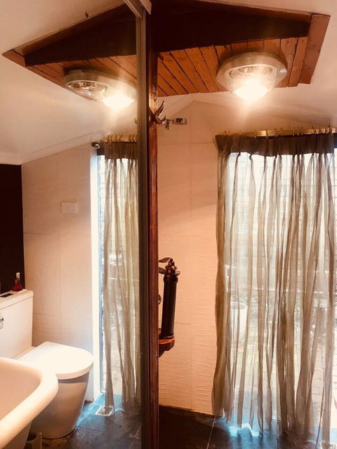 Cootamundra, Australia Rural Accommodation - Coogee Beach Accommodation 1