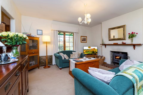 Country Pleasures Bed And Breakfast - Coogee Beach Accommodation 2