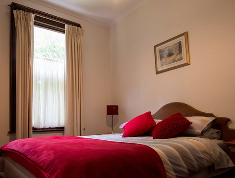 Creek Cottage Walhalla - Coogee Beach Accommodation 1