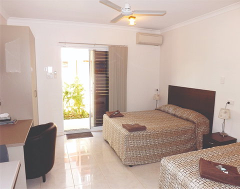 Derby Lodge - Coogee Beach Accommodation 1