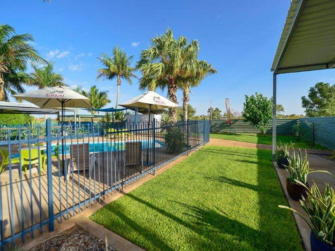 Devils Marbles Hotel - Coogee Beach Accommodation 1