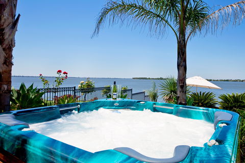 Edgewater Mulwala - Coogee Beach Accommodation 1