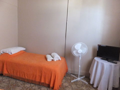 Federal Hotel - Coogee Beach Accommodation 2