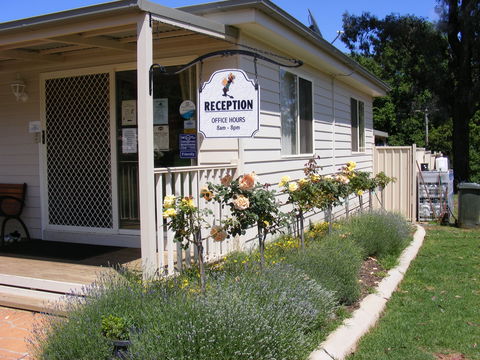 Fossickers' Tourist Park - Coogee Beach Accommodation 0