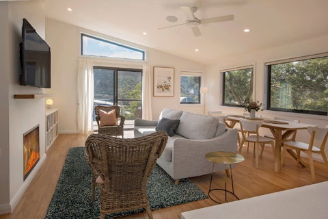 Grasmere Chalet - Coogee Beach Accommodation 0