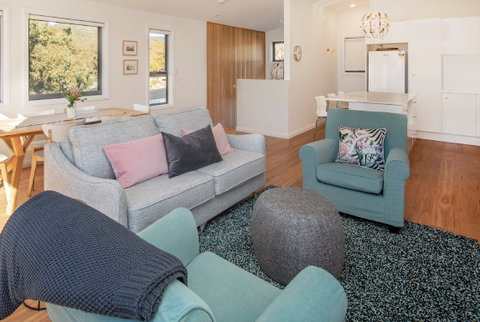 Grasmere Chalet - Coogee Beach Accommodation 1