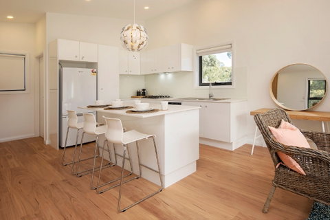 Grasmere Chalet - Coogee Beach Accommodation 2