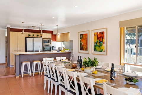 Hillbrook Estate - Coogee Beach Accommodation 1