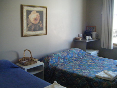 Imperial Hotel Cowra - Coogee Beach Accommodation 1