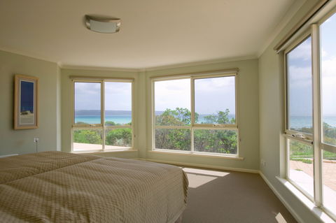 Island Beach Lodge - Coogee Beach Accommodation 1