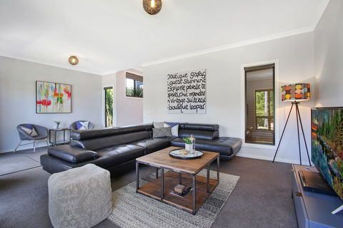 Luminosa - Coogee Beach Accommodation 0