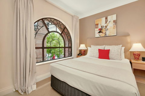 Manor Apartment Hotel - Coogee Beach Accommodation 1