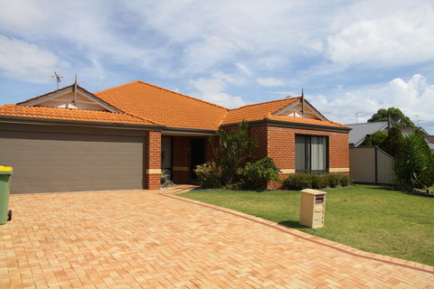 Mandurah Golf Links Retreat - Coogee Beach Accommodation 0