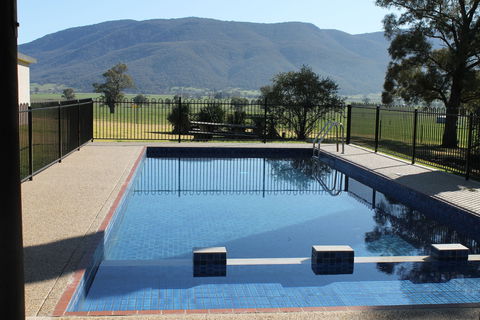 Mountain View Motel Corryong - Coogee Beach Accommodation 1