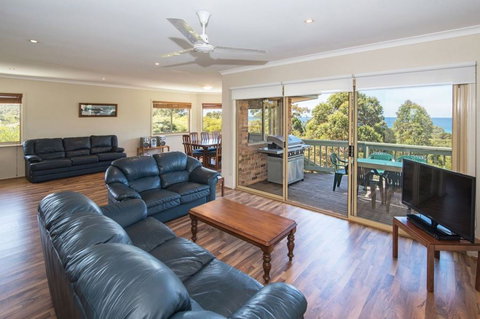 Ocean House - Coogee Beach Accommodation 2
