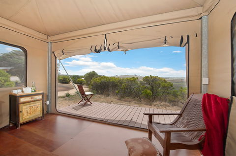 Pebble Point - Coogee Beach Accommodation 1