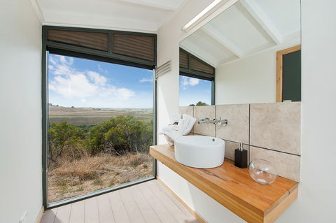 Pebble Point - Coogee Beach Accommodation 2