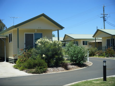 Peppertree Cabins Kingaroy - Coogee Beach Accommodation 1
