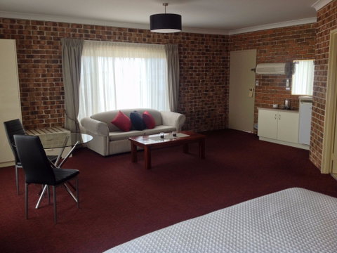 Richmond Motor Inn - Coogee Beach Accommodation 0