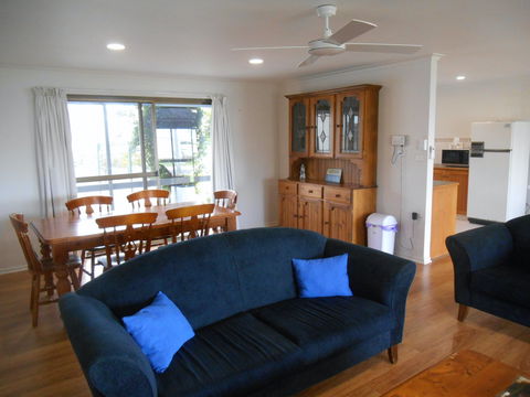 Roshy's Retreat - Coogee Beach Accommodation 2