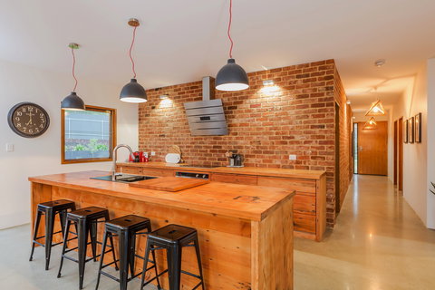 The Oak Nest Luxury Retreat - Coogee Beach Accommodation 0