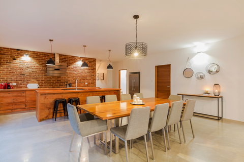The Oak Nest Luxury Retreat - Coogee Beach Accommodation 2