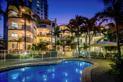 The Burlington Holiday Apartments - Coogee Beach Accommodation 2