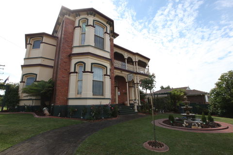 The Grand On Macfie - Coogee Beach Accommodation 1