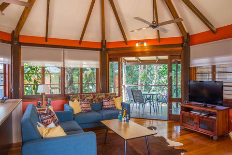 The African Village - By Clouds - Coogee Beach Accommodation 2