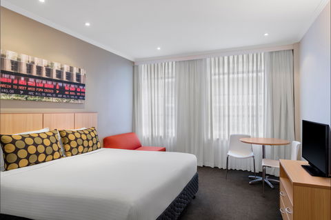 Travelodge Hotel Sydney Martin Place - Coogee Beach Accommodation 0