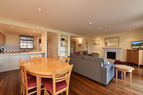 Villa Chambourcin - Coogee Beach Accommodation 2