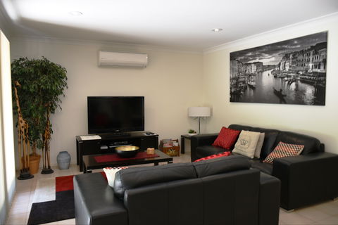 Wagga Riverside Apartments - Coogee Beach Accommodation 2