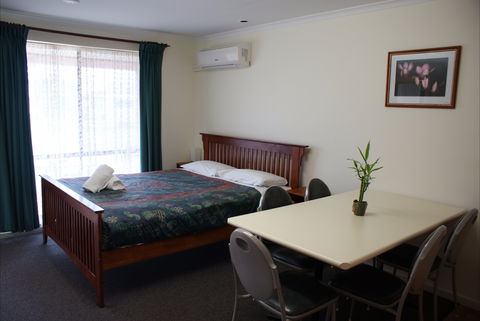 Warrnambool Holiday Park And Motel - Coogee Beach Accommodation 1