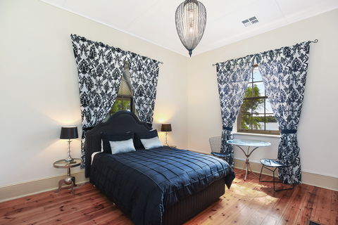 Wellington Courthouse. - Coogee Beach Accommodation 1