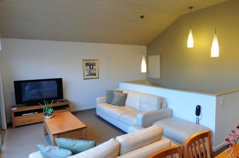 The Victoria Port Fairy - Coogee Beach Accommodation 7