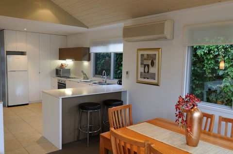 The Victoria Port Fairy - Coogee Beach Accommodation 8