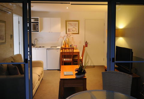 The Victoria Port Fairy - Coogee Beach Accommodation 9