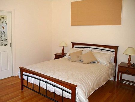 Stringybark Cottages - Coogee Beach Accommodation 3