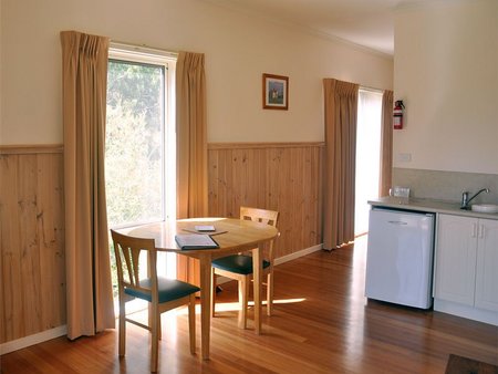 Stringybark Cottages - Coogee Beach Accommodation 4