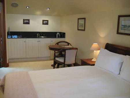 54 On Bank - Coogee Beach Accommodation 2