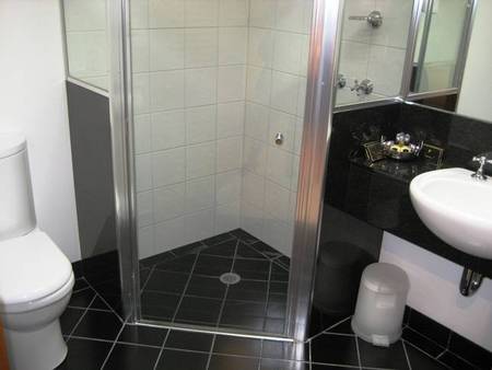 54 On Bank - Coogee Beach Accommodation 3