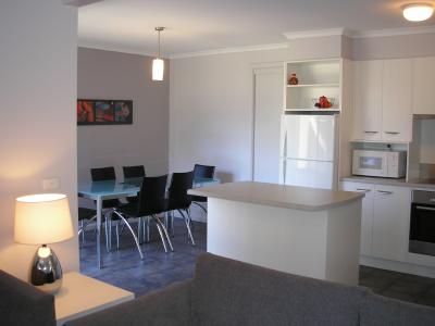 Edgewater Terraces At Metung - Coogee Beach Accommodation 4