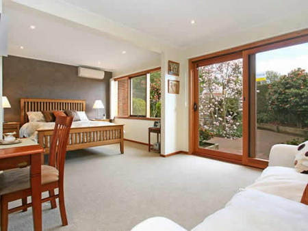 The Courtyard Mt Eliza - Coogee Beach Accommodation 0
