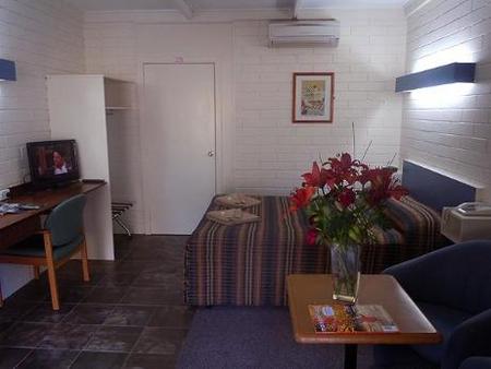 Central Highlands Motor Inn - Coogee Beach Accommodation 1