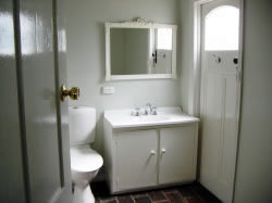 Lochinver Farm - Coogee Beach Accommodation 2