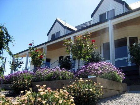 Canadian Lodge - Coogee Beach Accommodation 0