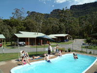 Halls Gap Log Cabins - Coogee Beach Accommodation 3